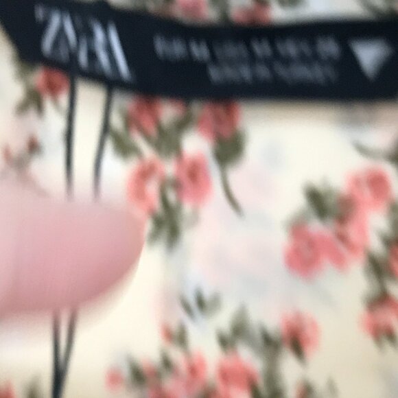 Zara floral button up poly charmeuse blouse size M - Picture 5 of 5